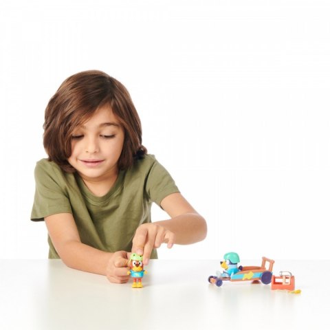 Zestaw figurek Bluey Gokart + 2 figurki piesków