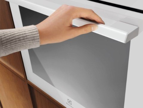 Piekarnik LOE8F38V biały