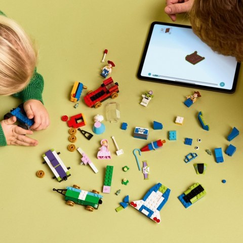 Klocki Disney 43264 Toy Story - Okolicznościowy pociąg i Pan Sterowany