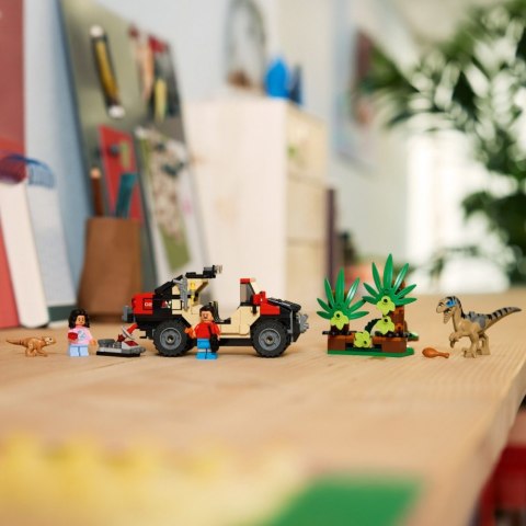 Klocki Jurassic World 76972 Ucieczka terenówką przed raptorem