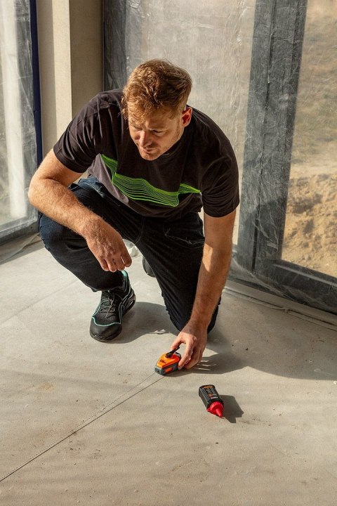 SZNUREK TRASERSKI 3:1 OBUDOWA PLASTIK+ KREDA CZERWONA