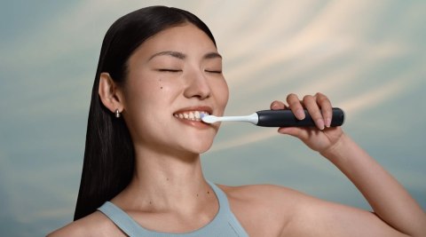 Soniczna szczoteczka z aplikacją HX7411/02