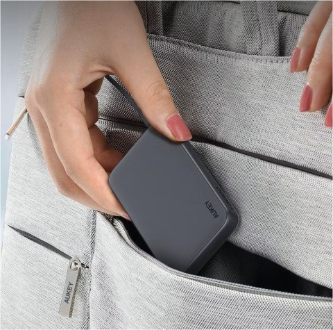 PB-Y53P PowerBank 10000mAh 22.5W 4xUSB kabel USB-C