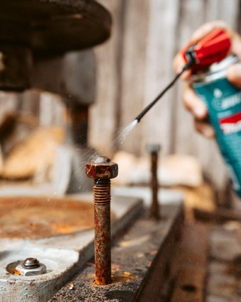 MAKITA OLEJ DO SMAROWANIA WIELOFUNKCYJNY 300ml APLIKATOR