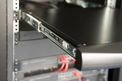 Konsola 19 LCD z touchpad KVM 16 portów 1U komplet kabli (16xDS-19231) klawiatura US