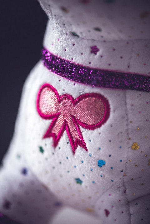 Maskotka interaktywna Playshifu Zeezee Jednorożec